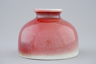 A Chinese peachbloom beehive water pot, 19/20th C.