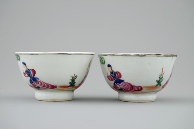 Een paar Chinese koppen en schotels met kersenplukkers, Qianlong, 18e eeuw