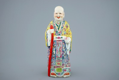 Een Chinese famille rose figuur van Shou Lao, 19e eeuw
