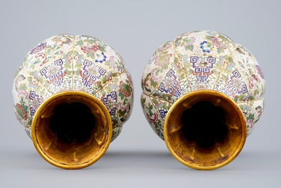 A pair of Chinese cloisonn&eacute; bottle-shaped vases, 19th C.
