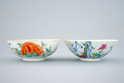 Twee Chinese kommen met floraal decor en een millefleur bord, 19e eeuw