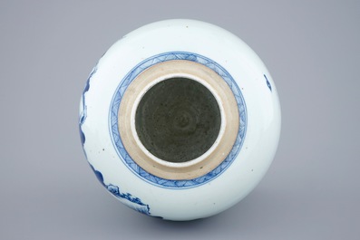 Een Chinese blauw-witte gemberpot, Kangxi