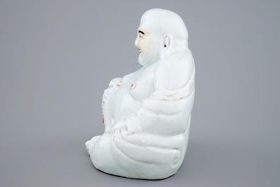 Un grand mod&egrave;le de Bouddha en porcelaine blanc de Chine, 19/20&egrave;me