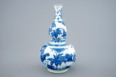 A Chinese blue and white double gourd vase, Transitional period, 1620-1683