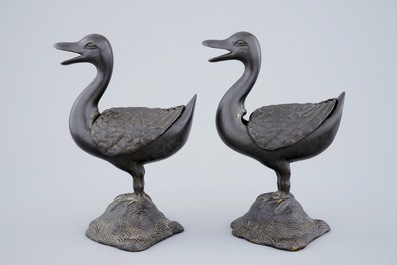 A pair of Chinese bronze duck-shaped incense burners, 18/19th C.