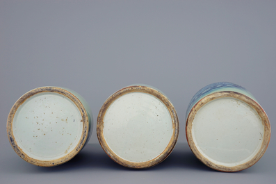 Een set van 3 Chinese blauw-wit op celadon fond vazen, 19e eeuw