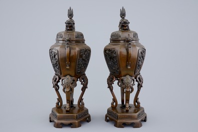 A pair of Japanese bronze incense burners on stand, 19th C.
