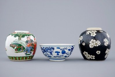 2 Chinese ginger jars in famille verte and noire with a blue and white dragon bowl, 19th C.