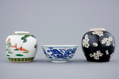 2 Chinese ginger jars in famille verte and noire with a blue and white dragon bowl, 19th C.