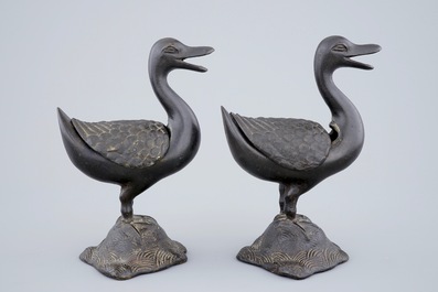 A pair of Chinese bronze duck-shaped incense burners, 18/19th C.