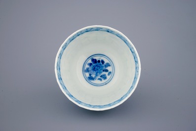 A teapot, two plates and a cup and saucer in Japanese Arita and Imari porcelain, 17/18th C.