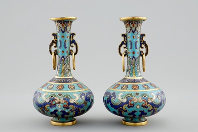 A pair of small Chinese cloisonn&eacute; bottle-shaped vases, 18/19th C.