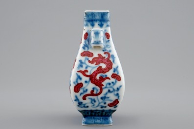 A small Chinese hu vase with phoenixes, Qianlong mark, 19/20th C.