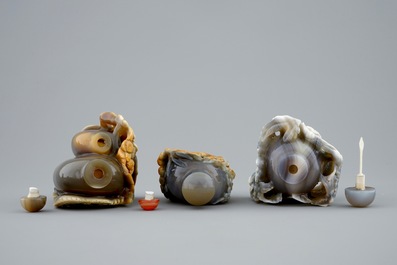 A set of 3 Chinese encrusted agate snuff bottles, 20th C.