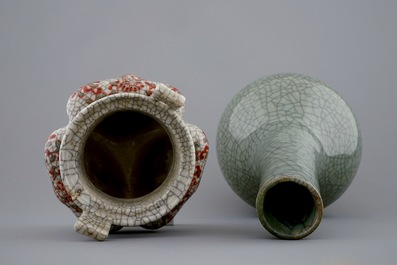 Un br&ucirc;le-parfum tripod et un vase en porcelaine de Chine craquel&eacute;, 19&egrave;me