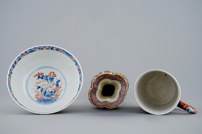 A clobbered vase, an Amsterdam bont bowl and a beer mug of Mandarin design, Kangxi/Qianlong, 18th C.