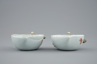 A pair of Chinese famille rose leaf-shaped cups and saucers, Qianlong, 18th C.