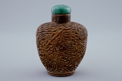 Een Chinees snuifflesje in bamboe gesculpteerd, 19/20e eeuw
