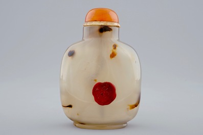 A Chinese agate snuff bottle, 19/20th C.