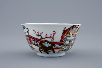 Une tasse et soucoupe en porcelaine de Chine famille rose coquille d'oeuf au danseuse, Yongzheng, 1723-1735