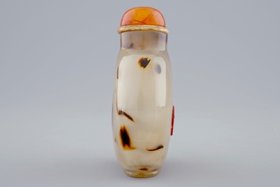 A Chinese agate snuff bottle, 19/20th C.