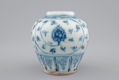 A Chinese blue and white vase with floral design, Ming Dynasty