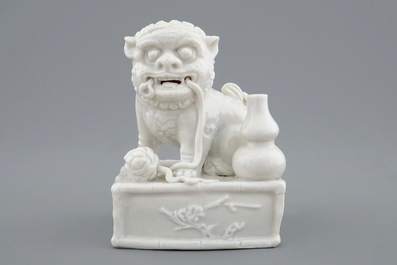A Chinese Dehua blanc de Chine buddhist lion joss stick holder, 18/19th C.