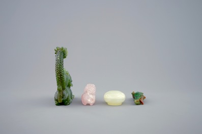 Four various Chinese quartz and jadeite carvings, 19/20th C.