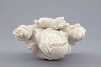 Un groupe de Wen Chang et deux suiveurs en porcelaine blanc de Chine de Dehua, 18&egrave;me