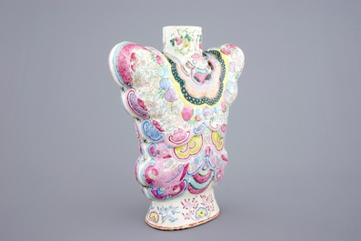 An exceptional famille rose butterfly-shaped vase, 19th C.