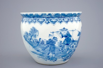 Een kleine blauw-witte Chinese viskom, 19/20e eeuw