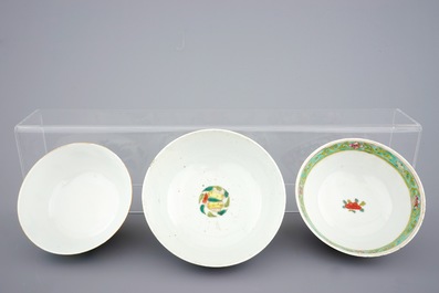 Un lot de 10 bols en porcelaine de Chine famille rose et Bencharong, 19/20&egrave;me