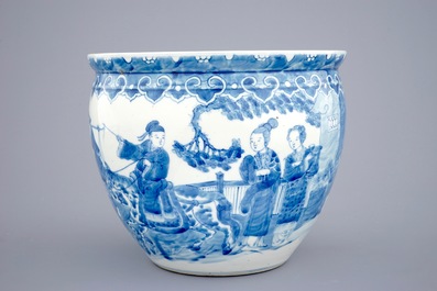 Een kleine blauw-witte Chinese viskom, 19/20e eeuw