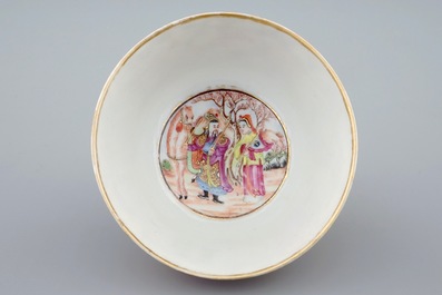 A fine gilt-ground Chinese famille rose mandarin cup and saucer, Qianlong, 18th C.
