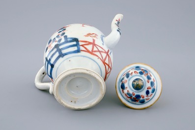 A Chinese Imari teapot and cover on foot with roosters, Kangxi