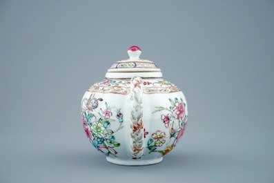 Een Chinese famille rose theepot en 2 eierschaal kopjes, Yongzheng, 1723-1735