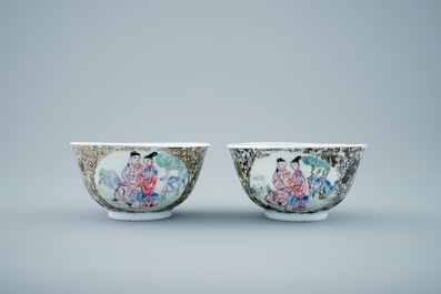 A Chinese famille rose teapot and 2 eggshell cups, Yongzheng, 1723-1735