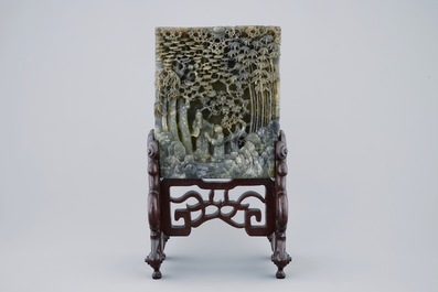 A deeply carved Chinese imitation-jade soapstone table screen, 19/20th C.