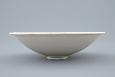 Une coupe qingbai &agrave; d&eacute;cor incis&eacute;, Chine, Dynastie Song du Sud (1127-1279)