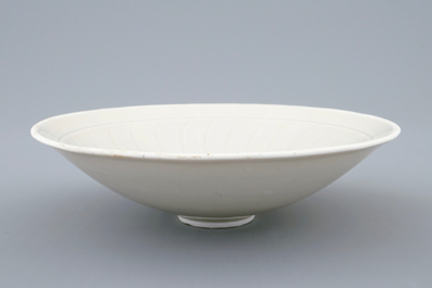 Une coupe qingbai &agrave; d&eacute;cor incis&eacute;, Chine, Dynastie Song du Sud (1127-1279)