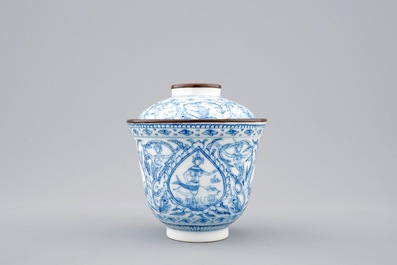 A Chinese blue and white covered Bencharong bowl for the Thai Market, 18/19th C.