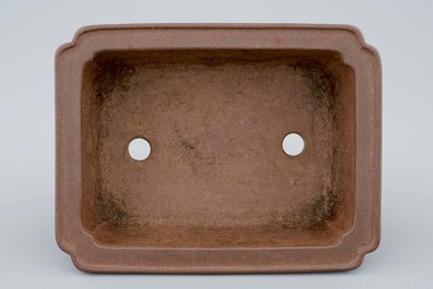 Une jardini&egrave;re rectangulaire en gr&egrave;s de Yixing avec cachet, 19/20&egrave;me