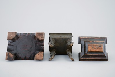 A Chinese bronze Fang Ding censer on stand with wood cover, 18/19th C.