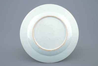 Une assiette en porcelaine de Chine famille rose en style de Meissen, Qianlong, 18&egrave;me