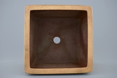 A rectangular decorated Chinese Yixing jardiniere with inscriptions, 20th C.