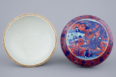 A Chinese red and blue ground bowl and cover, 19/20th C.