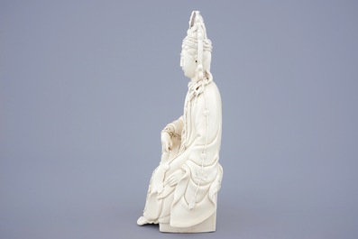Une figure de Guanyin en porcelaine blanc de Chine de Dehua d'apr&egrave;s He Chaozong, 19/20&egrave;me
