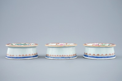 Trois salerons en porcelaine de Chine famille rose pour l'exportation, Qianlong, 18&egrave;me
