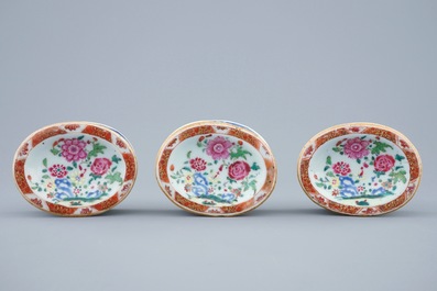 Drie Chinese famille rose export porseleinen zoutvaten, Qianlong, 18e eeuw