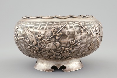 A Chinese silver bowl on foot, marked Wang Hing, 19th C.